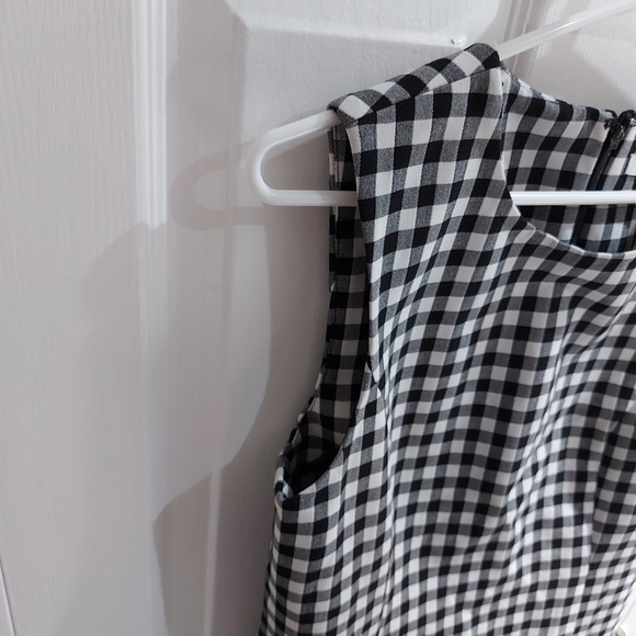 NWOT, Diane Von Furstenberg | Monochrome Gingham Plaid Sleeveless Top - Picture 6 of 16